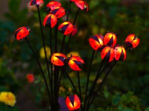 Nacome olar Lot de 4 guirlandes lumineuses d'extérieur en forme de coccinelle pour extérieur - Étanche - Pour décoration de jardin, cour, porche, paysage - Cadeaux pour maman et grand-mère