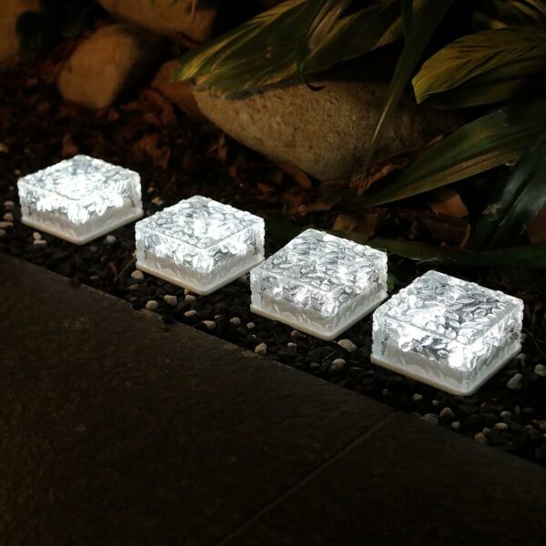 XingTong Lot de 4 lampes solaires en forme de cubes de glace - IP65 - Étanches - Pour extérieur, jardin, cour, allée, fêtes de Noël - Blanc froid